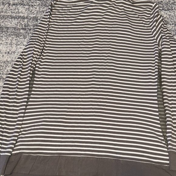 ORLY Striped Hoodie Sweater – Medium - Picture 5 of 6